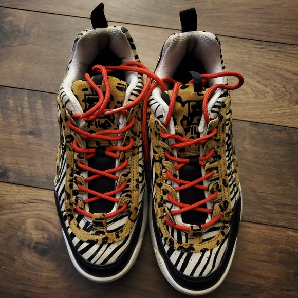 Womens Fila Sneaker - Picture 2 of 5